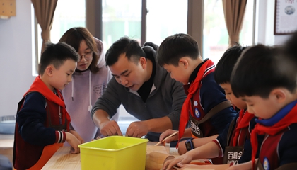 學(xué)習(xí)：以陶藝賦能新時(shí)代勞動(dòng)教育。